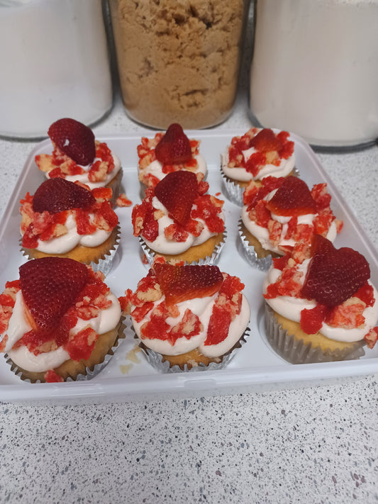 Strawberry Cheesecake Filled Cupcakes