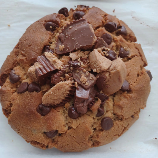Chocolate Chip Reese Cookie